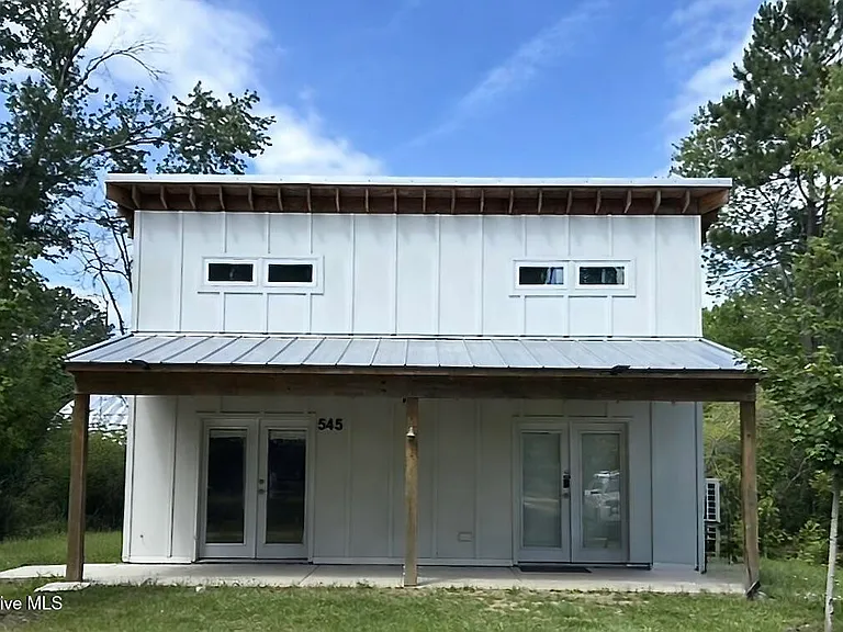545 Hoover Rd — Photo 1