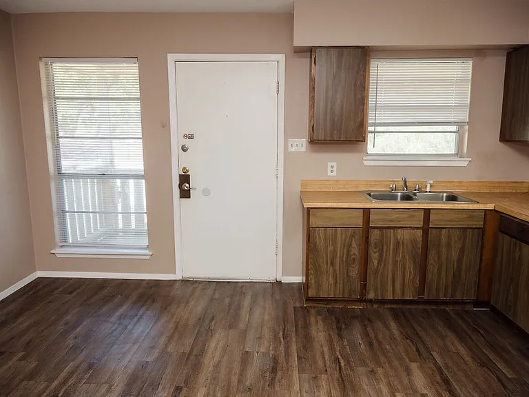 3103 Coffey St — Photo 10