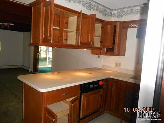 2nd image of 1417 Tennyson Dr