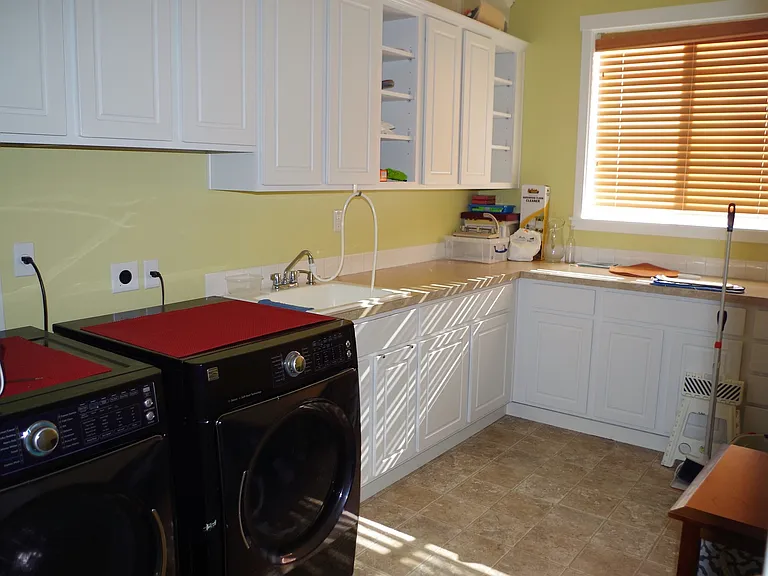 1874 Miller Dr — Photo 24