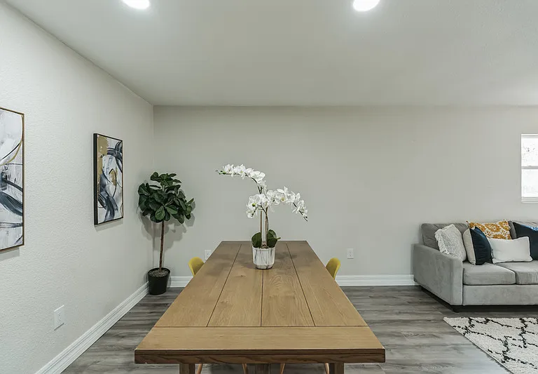 224 Singleton Ave — Photo 6