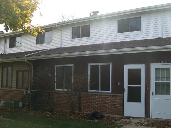 25520 Clubside Dr Unit 10, North Olmsted, OH 44070
