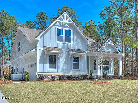2nd image of 584 Hearthside Drive SE #21