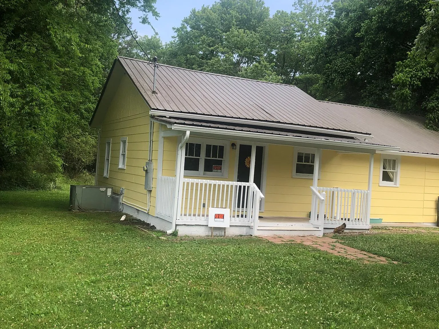 4 bed, 1200 sqft, $1,575 — Photo 1