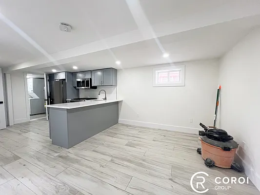 Rented by Coroi Corp | media 4