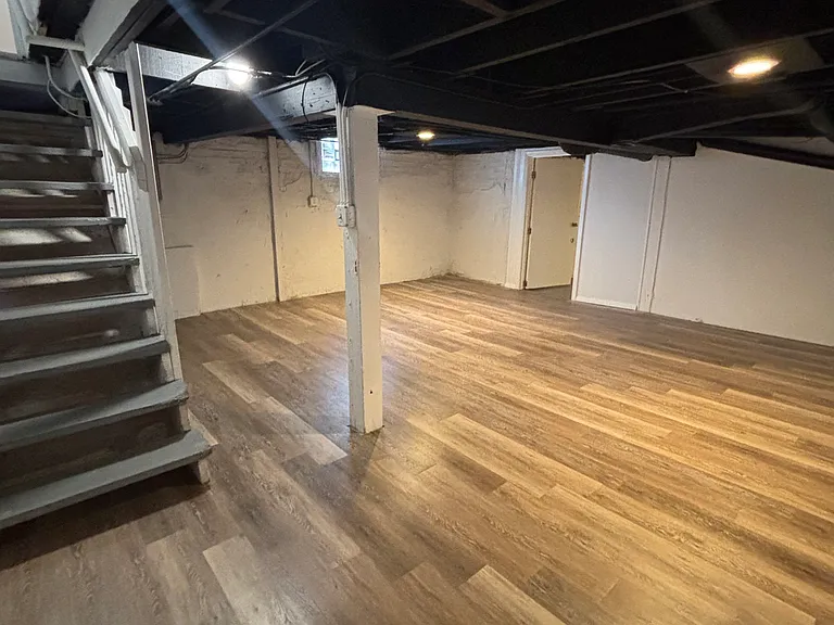1033 North Ave — Photo 15