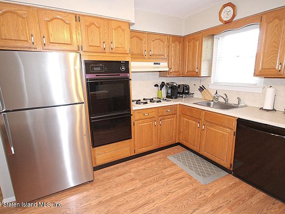2nd image of 133 Corbin Ave