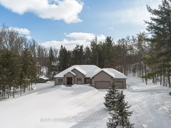 49 Sydenham Trl W, Clearview, ON L0M 1H0