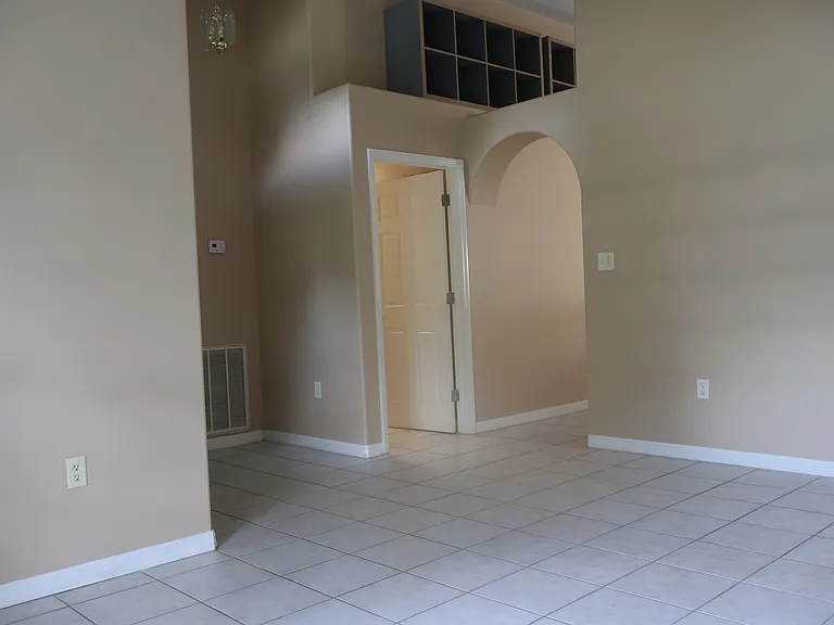 3311 W Marcum St — Photo 6