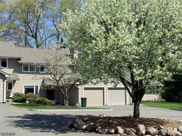 3 Macmillan Ct, Mahwah Twp., NJ 07430