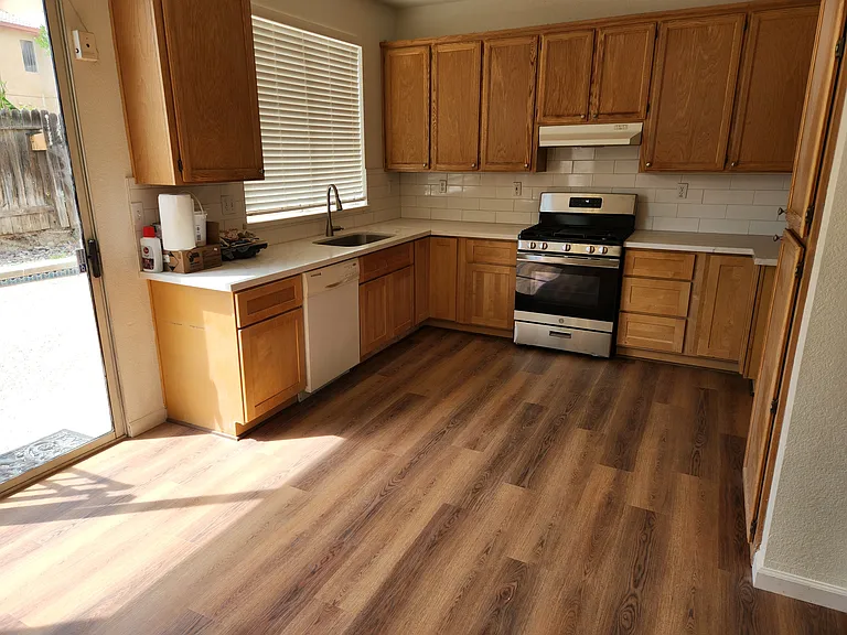 1487 Promenade Cir — Photo 13