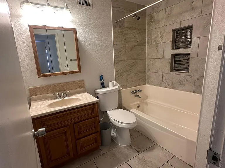 1817 W La Sierra Dr — Photo 2