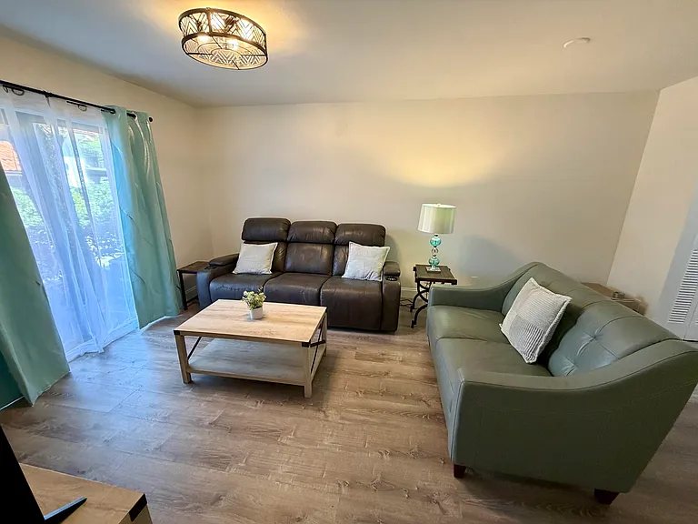 1357 NW 94th Way #1357 — Photo 2