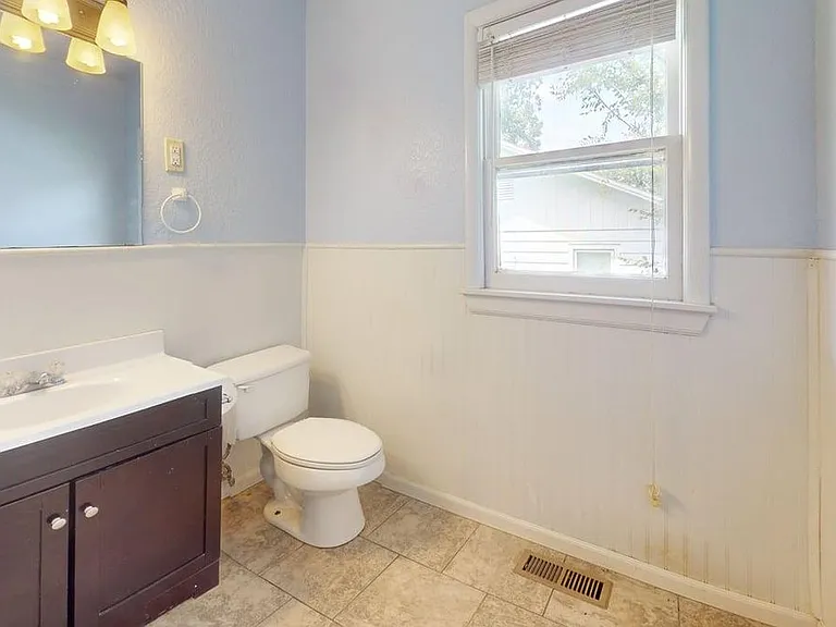 1313 Vieux Dr — Photo 3