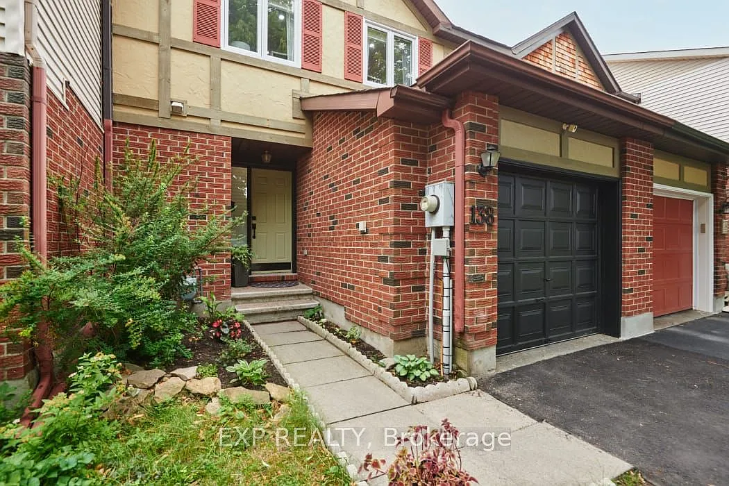 3 bed, $2,700 — Photo 2