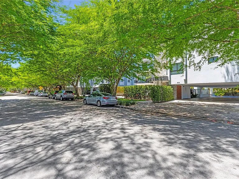 810 Salzedo St #15 — Photo 32