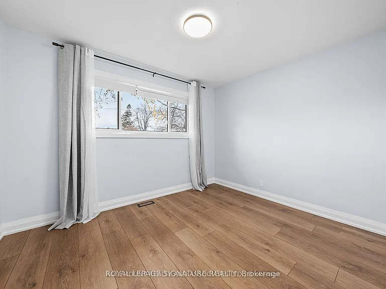 480 Browning St — Photo 12