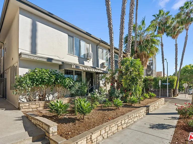1000 N Orange Grove Ave #2 — Photo 12