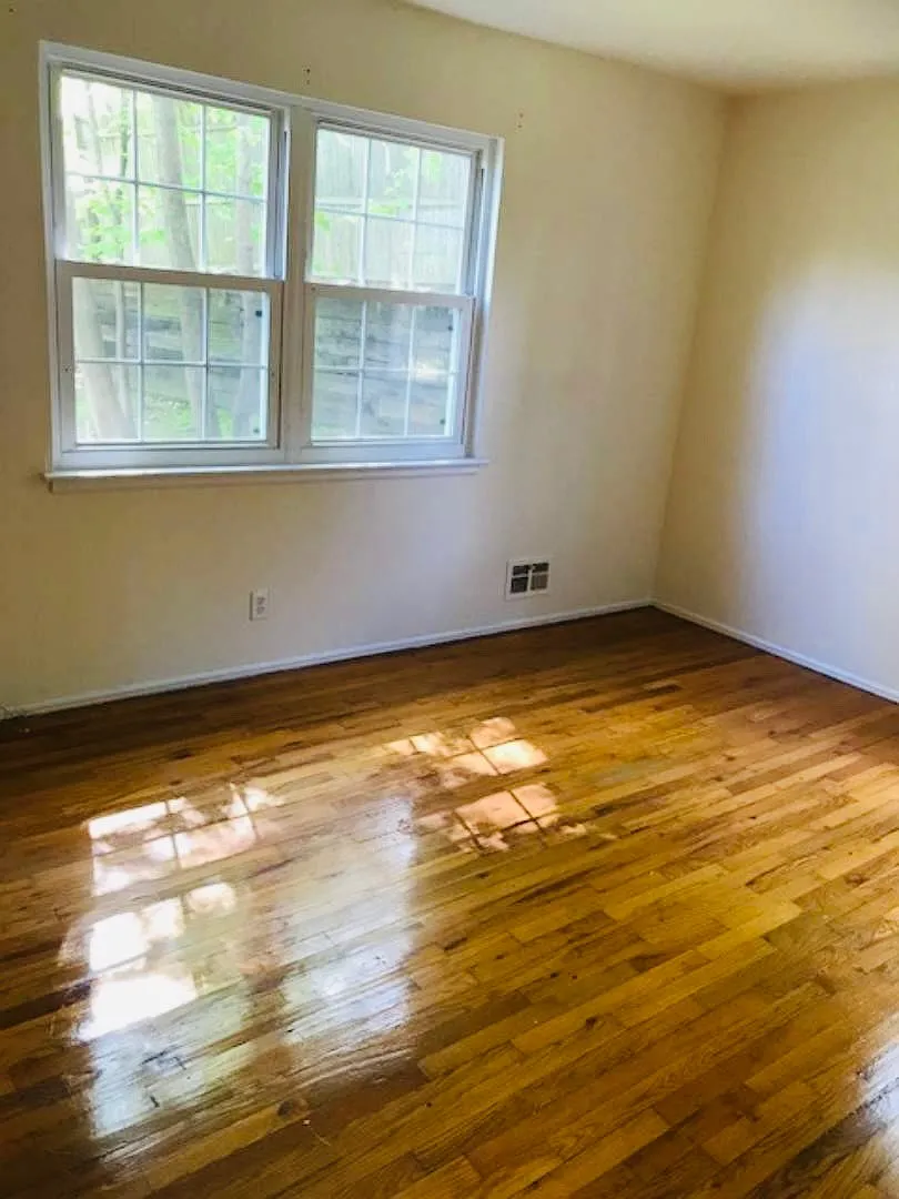 2 bed, 1.0 bath, $2,925 — Photo 3