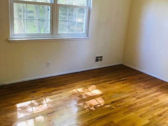 3rd image of 12 Valentine Ave APT 4