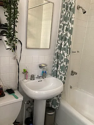 Rented by Gazal International Brokerage Group | media 10