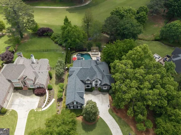 5860 Stoneleigh Dr, Suwanee, GA 30024