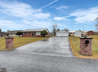 108 Hoke Dr, Chambersburg, PA 17202