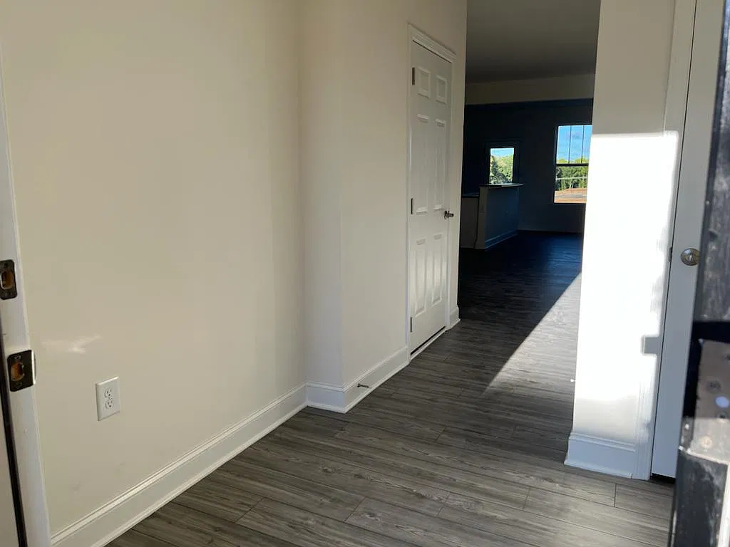 3 bed, 2.5 bath, 1603 sqft, $1,740 — Photo 2