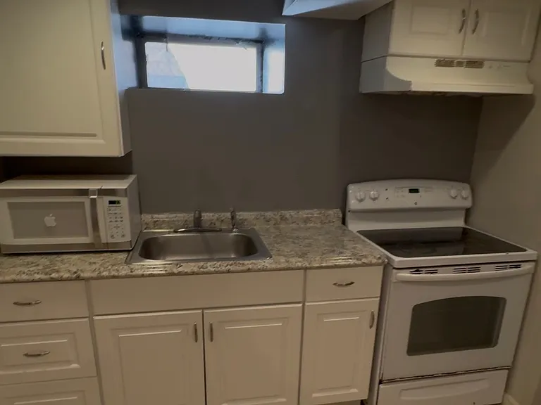 775 Capitol Ave — Photo 2