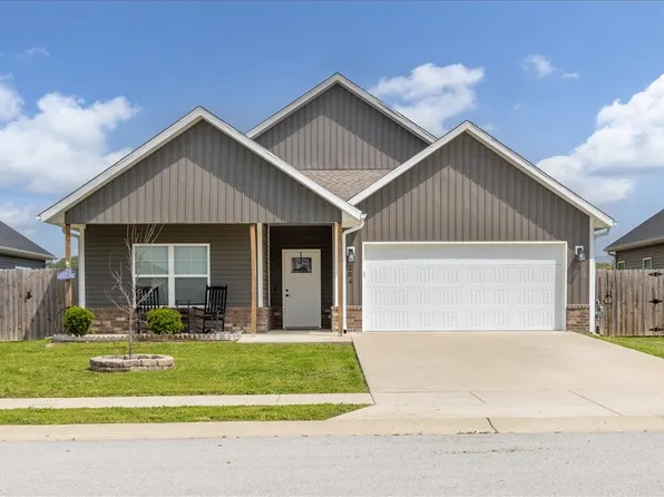 284 Miles Ave, Gentry, AR 72734