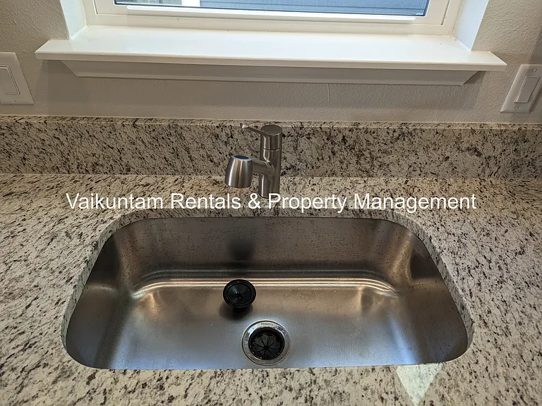 74 Newton Ln — Photo 6