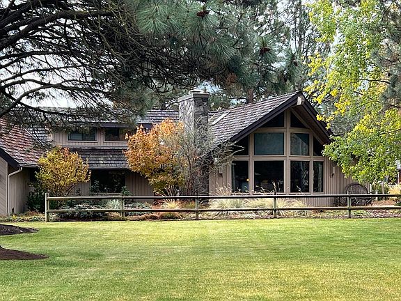 3rd image of 26247 SW Metolius Meadows Dr