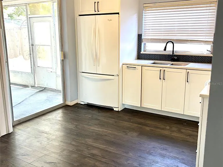 2152 Greenbriar Blvd — Photo 11