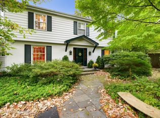 1040 Kenilworth Ln, Glenview, IL 60025