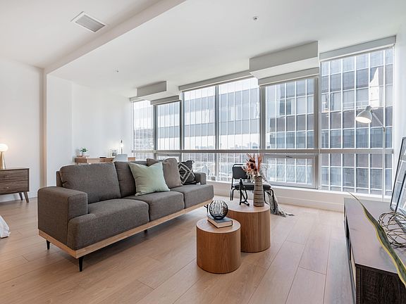 2nd image of 3540 Wilshire Blvd APT 1014