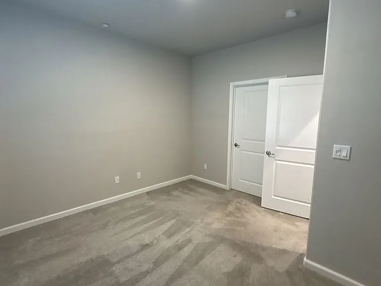 518 S Summit St #101-103 — Photo 13