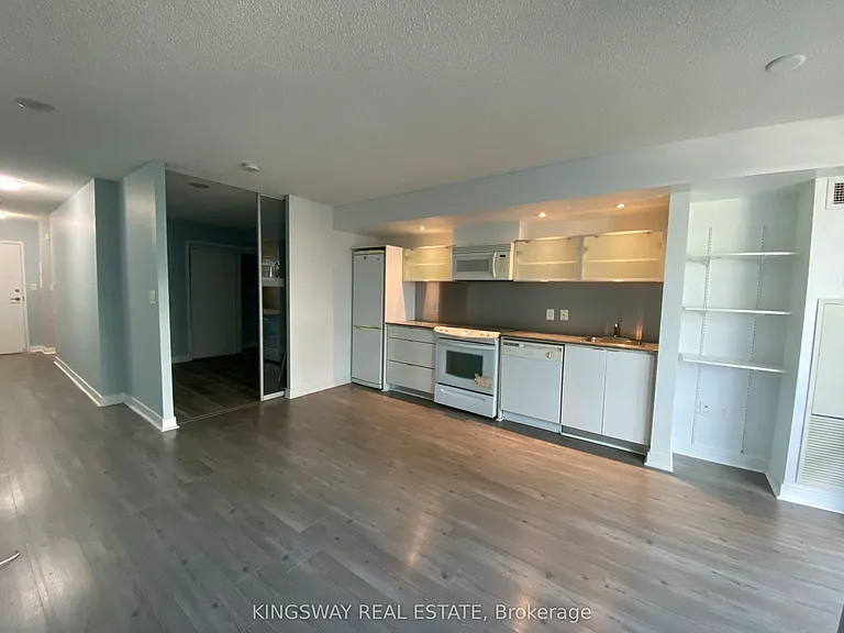 4 H Spadina Ave #1111 — Photo 12