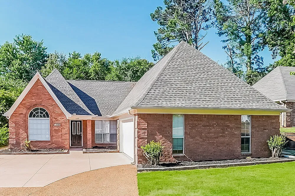 3 bed, 2.0 bath, 1725 sqft, $1,880 — Photo 1