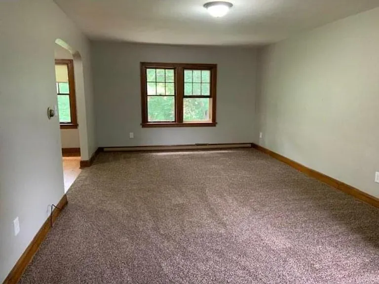 1728 E Locust St — Photo 5