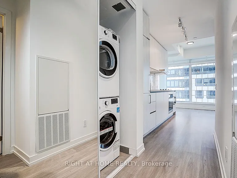 8 Wellesley St W #2606 — Photo 29