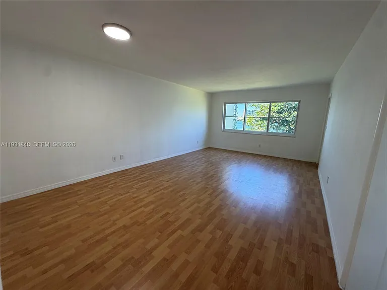 1530 NE 191st St #205 — Photo 12
