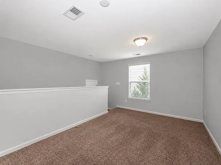 1015 Albany Park Dr — Photo 23