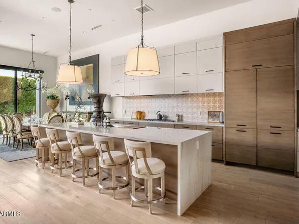 6863 E JOSHUA TREE Lane, Paradise Valley, AZ 85253
