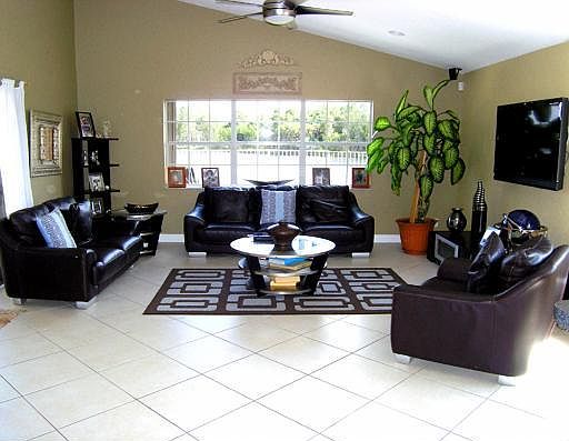5th image of 306 Lake Crest Ct