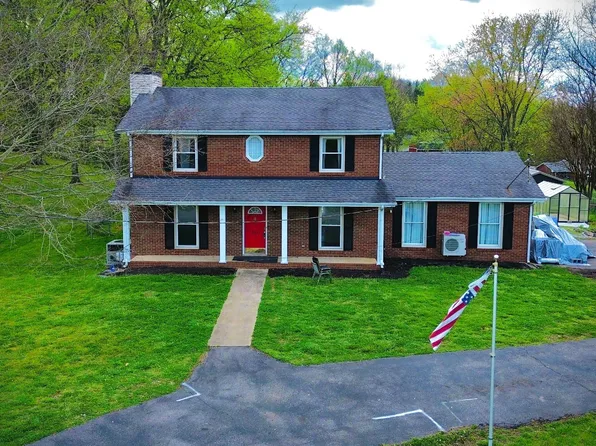 1905 Claymont Dr, Clarksville, TN 37040