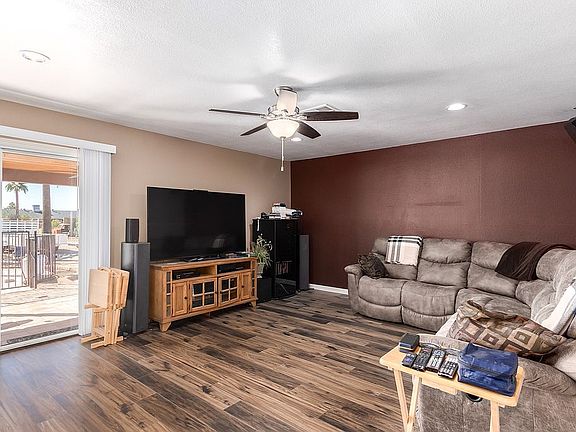 4th image of 5933 W Grovers Ave