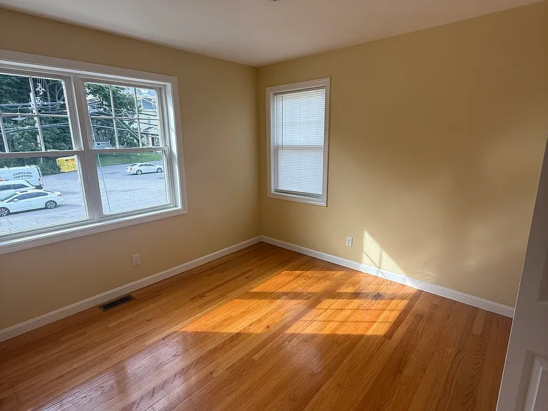 32 Chestnut St #1 — Photo 8