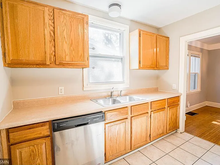 2940 Vincent Ave N #1 — Photo 8
