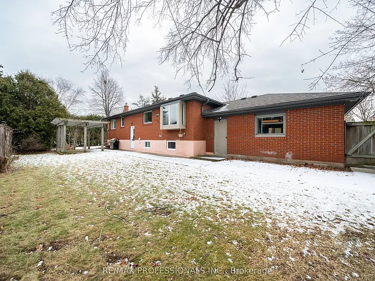 635 Peele Blvd — Photo 2