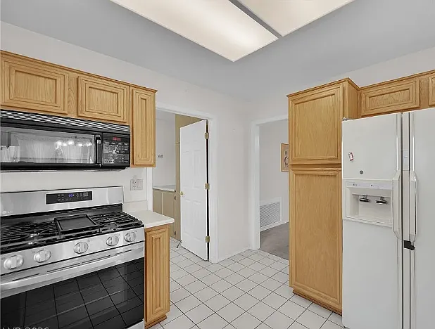 2912 S Redondo Blvd #2 — Photo 5